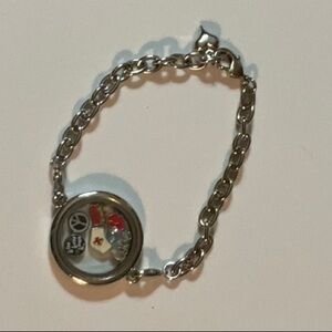 Unsigned Nurse Love Family Theme Charm Locket Bracelet Silver Tone Metal